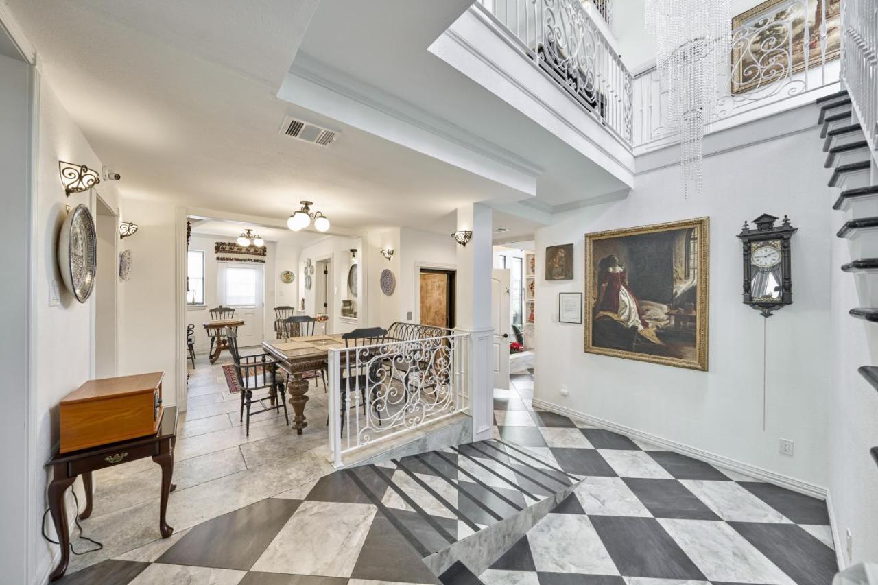 Villa With 8 Bedrooms And Heated Swimming Pool Хюстън Екстериор снимка