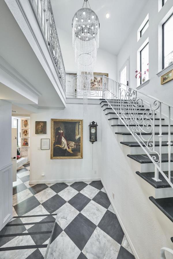 Villa With 8 Bedrooms And Heated Swimming Pool Хюстън Екстериор снимка