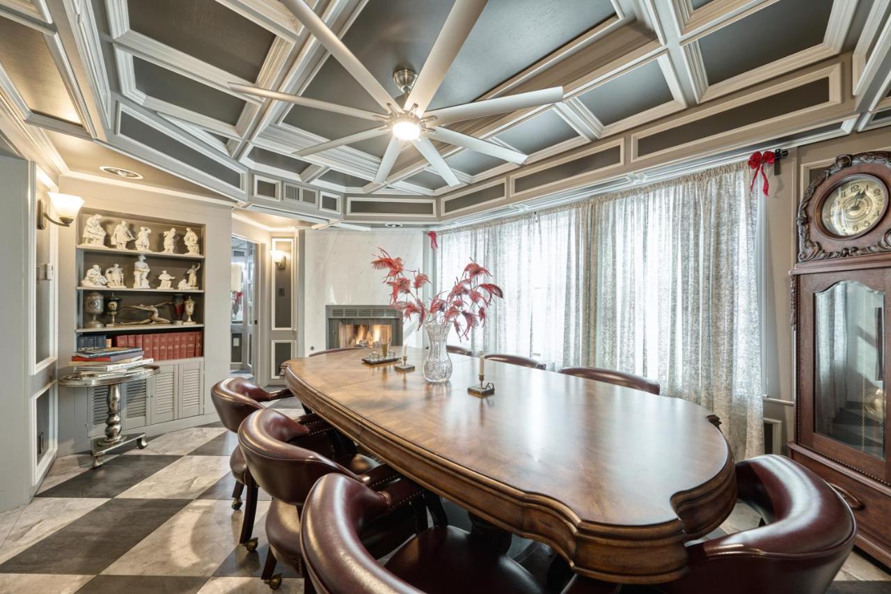 Villa With 8 Bedrooms And Heated Swimming Pool Хюстън Екстериор снимка
